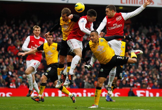 LONDON, ENGLAND - FEBRUARY 04:  Morten Gamst Pedersen (3rd from L) of Blackburn Rovers and Laurent Koscielny (3rd from R) of Arsenal compete for the ball during the Barclays Premier League match between Arsenal and Blackburn Rovers at Emirates Stadium on February 4, 2012 in London, England.  (Photo by Paul Gilham/Getty Images)