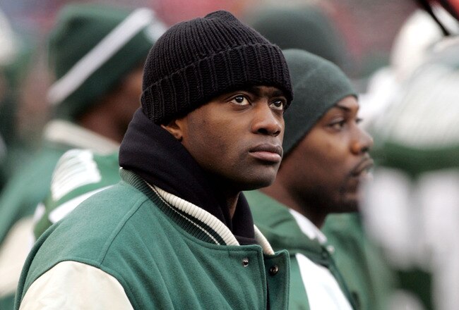 EAST RUTHERFORD, NJ - DECEMBER 11:  Running back Curtis Martin #28 of the New York Jets is seen on the sidelines as his team plays the Oakland Raiders on December 11, 2005 at Giants Stadium in East Rutherford, New Jersey. The Jets defeated the Raiders 26-10.  (Photo by Jim McIsaac/Getty Images)