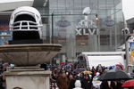 INDIANAPOLIS, IN - FEBRUARY 04:  Fans crowd the streets outside the Super Bowl XLVI NFL Experience at the Indiana Convention Center on February 4, 2012 in Indianapolis, Indiana. The New England Patriots will play the New York Giants in Super Bowl XLVI on February 5, 2011 at Lucas Oil Stadium in Indianapolis, Indiana.  (Photo by Ezra Shaw/Getty Images)