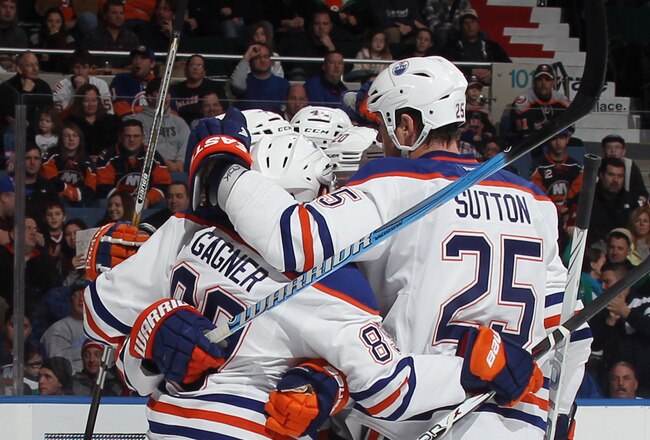 UNIONDALE, NY - DECEMBER 31: Sam Gagner #89 of the Edmonton Oilers scores at 12:58 of the first period against the New York Islanders at the Nassau Veterans Memorial Coliseum on December 31, 2011 in Uniondale, New York.  (Photo by Bruce Bennett/Getty Images)