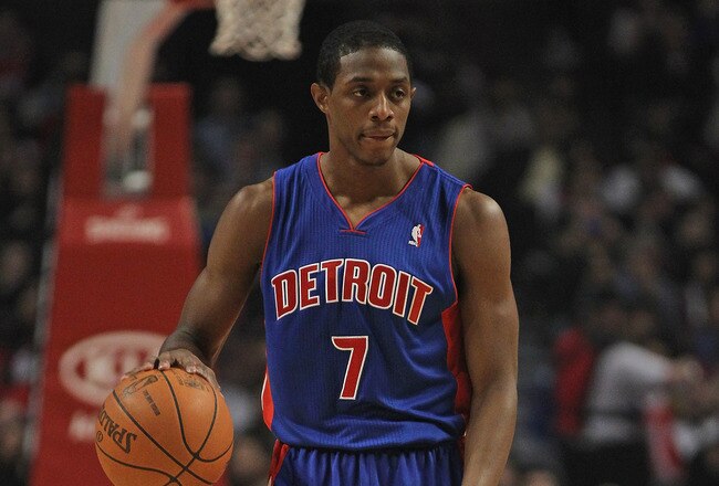 CHICAGO, IL - JANUARY 09:  Brandon Knight #7 of the Detroit Pistons brings the ball up the court against the Chicago Bulls at the United Center on January 9, 2012 in Chicago, Illinois. The Bulls defeated the Pistons 92-68. NOTE TO USER: User expressly acknowledges and agrees that, by downloading and or using this photograph, User is consenting to the terms and conditions of the Getty Images License Agreement.  (Photo by Jonathan Daniel/Getty Images)