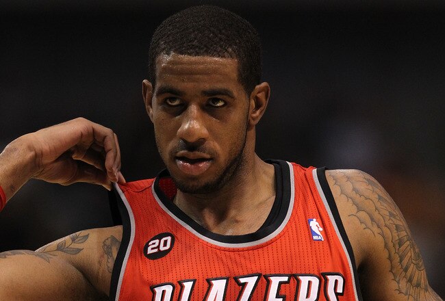 DALLAS, TX - DECEMBER 15:  LaMarcus Aldridge #12 of the Portland Trail Blazers at American Airlines Center on December 15, 2010 in Dallas, Texas. NOTE TO USER: User expressly acknowledges and agrees that, by downloading and or using this photograph, User is consenting to the terms and conditions of the Getty Images License Agreement.  (Photo by Ronald Martinez/Getty Images)