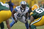 GREEN BAY, WI - JANUARY 01:  Stephen Tulloch #55 of the Detroit Lions awaits the snap against the Green Bay Packers at Lambeau Field on January 1, 2012 in Green Bay, Wisconsin. The Packers defeated the Lions 45-41.  (Photo by Jonathan Daniel/Getty Images)