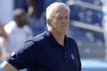 Cowboys head coach Bill Parcells coaching during the Dallas Cowboys vs Tennessee Titans game on  October 1, 2006 at LP Field, Nashville, Tennessee (Photo by Joe Murphy/NFLPhotoLibrary)