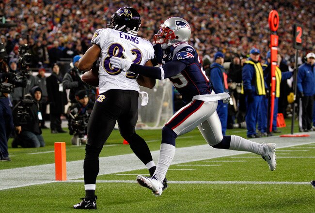 FOXBORO, MA - JANUARY 22:  Sterling Moore #29 of the New England Patriots breaks up a catch intended for Lee Evans #83 of the Baltimore Ravens late in the fourth quarter during their AFC Championship Game at Gillette Stadium on January 22, 2012 in Foxboro, Massachusetts.  (Photo by Rob Carr/Getty Images)