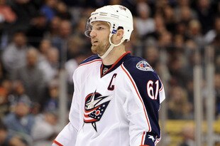 LOS ANGELES, CA - FEBRUARY 01:  Rick Nash #61 of the Columbus Blue Jackets waits for a faceoff during the game against the Los Angeles Kings at Staples Center on February 1, 2012 in Los Angeles, California.  (Photo by Harry How/Getty Images)