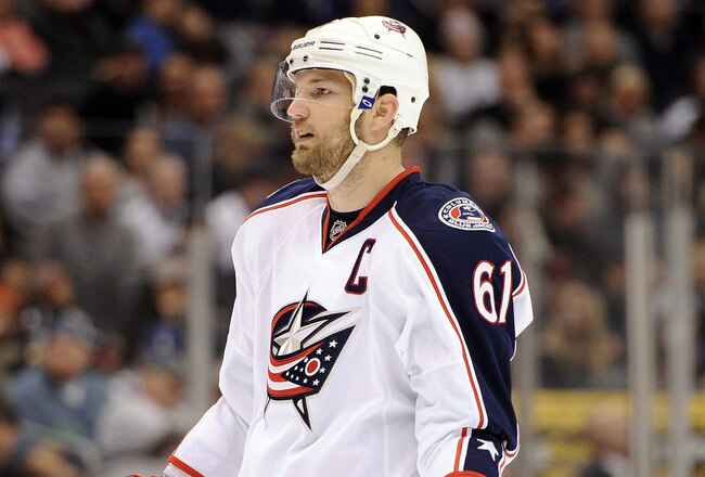LOS ANGELES, CA - FEBRUARY 01:  Rick Nash #61 of the Columbus Blue Jackets waits for a faceoff during the game against the Los Angeles Kings at Staples Center on February 1, 2012 in Los Angeles, California.  (Photo by Harry How/Getty Images)