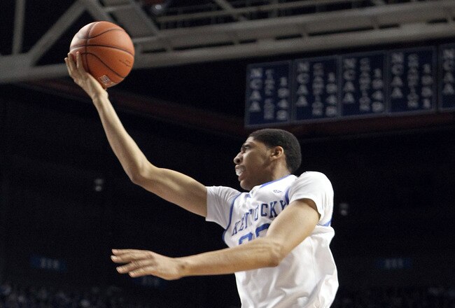 LEXINGTON, KY - FEBRUARY 07:  Anthony Davis #23 of the Kentucky Wildcats  shoots the ball while defended by Bradley Beal #23 of the Florida Gators during the game at Rupp Arena on February 7, 2012 in Lexington, Kentucky.  (Photo by Andy Lyons/Getty Images)