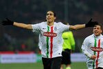 MILAN, ITALY - FEBRUARY 08:  Martin Caceres of Juventus FC celebrates his second goal during the Tim Cup match between AC Milan and Juventus FC at Giuseppe Meazza Stadium on February 8, 2012 in Milan, Italy.  (Photo by Valerio Pennicino/Getty Images)