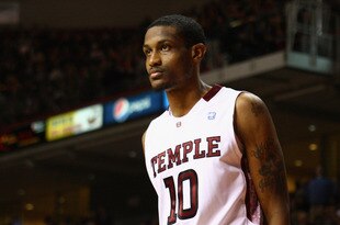 PHILADELPHIA, PA - DECEMBER 10:  Ramone Moore #10 of the Temple Owls looks on against the Villanova Wildcats at the Liacouras Center on December 10, 2011 in Philadelphia, Pennsylvania.  (Photo by Chris Chambers/Getty Images)