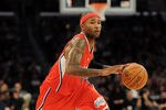 LOS ANGELES, CA - DECEMBER 19:  Mo Williams #25 of the Los Angeles Clippers dribbles to the basket during the game against the Los Angeles Lakers at Staples Center on December 19, 2011 in Los Angeles, California. NOTE TO USER: User expressly acknowledges and agrees that, by downloading and/or using this Photograph, user is consenting to the terms and conditions of the Getty Images License Agreement. Mandatory Copyright Notice: Copyright 2011 NBAE  (Photo by Harry How/Getty Images)