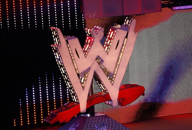 UNCASVILLE, CT - AUGUST 3:  Actor Jeremy Piven guest hosts WWE's 'Monday Night Raw' at Mohegan Sun on August 3, 2009 in Uncasville, Connecticut.  (Photo by Jim Rogash/Getty Images)