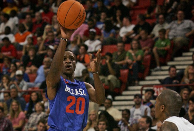 OKLAHOMA CITY, OK - OCTOBER 23:  Jonny Flynn of Team Blue shoots during the US Fleet Tracking Basketball Invitational charity basketball game October 23, 2011 at the Cox Convention Center in Oklahoma City, Oklahoma.  The game benefitted the Single Parents Support Network of Oklahoma City .  (Photo by Brett Deering/Getty Images)