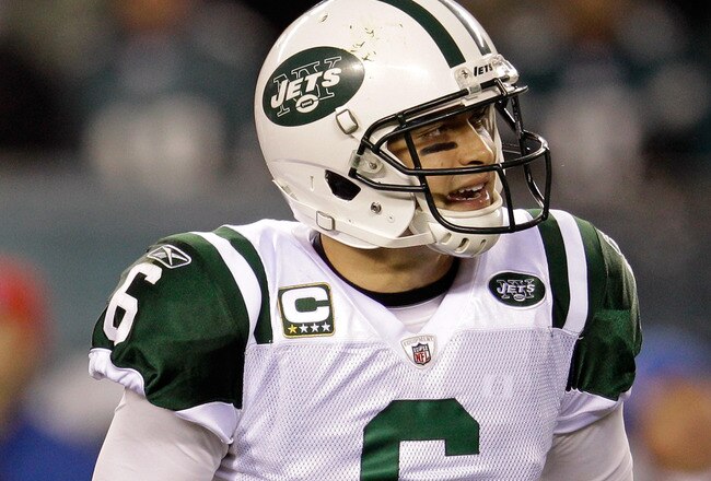 PHILADELPHIA, PA - DECEMBER 18:  Mark Sanchez #6 of the New York Jets walks to the sidelines against the Philadelphia Eagles at Lincoln Financial Field on December 18, 2011 in Philadelphia, Pennsylvania.  (Photo by Rob Carr/Getty Images)