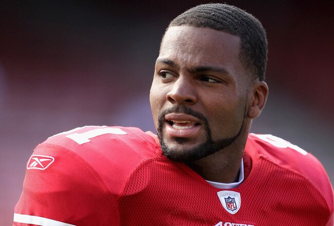 SAN FRANCISCO, CA - AUGUST 20:  Braylon Edwards #81 of the San Francisco 49ers warms up before their game against the Oakland Raiders at Candlestick Park on August 20, 2011 in San Francisco, California.  (Photo by Ezra Shaw/Getty Images)