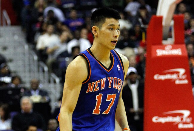 WASHINGTON, DC - FEBRUARY 08:  Jeremy Lin #17 of the New York Knicks brings the ball up the floor against the Washington Wizards at Verizon Center on February 8, 2012 in Washington, DC.   NOTE TO USER: User expressly acknowledges and agrees that, by downloading and or using this photograph, User is consenting to the terms and conditions of the Getty Images License Agreement.  (Photo by Rob Carr/Getty Images)