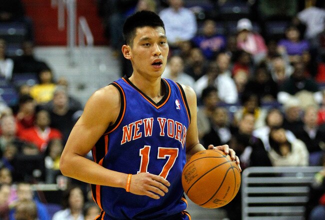 WASHINGTON, DC - FEBRUARY 08:  Jeremy Lin #17 of the New York Knicks brings the ball up the floor against the Washington Wizards at Verizon Center on February 8, 2012 in Washington, DC.   NOTE TO USER: User expressly acknowledges and agrees that, by downloading and or using this photograph, User is consenting to the terms and conditions of the Getty Images License Agreement.  (Photo by Rob Carr/Getty Images)