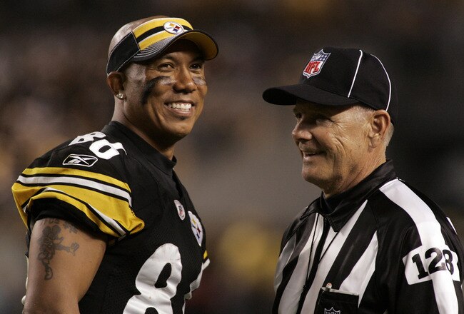 PITTSBURGH, PA - AUGUST 27:  Hines Ward #86 of the Pittsburgh Steelers chats with side judge Larry Rose during a pre-season game against the Atlanta Falcons on August 27, 2011 at Heinz Field in Pittsburgh, Pennsylvania.  The Steelers defeated the Falcons 34-16.  (Photo by Justin K. Aller/Getty Images)