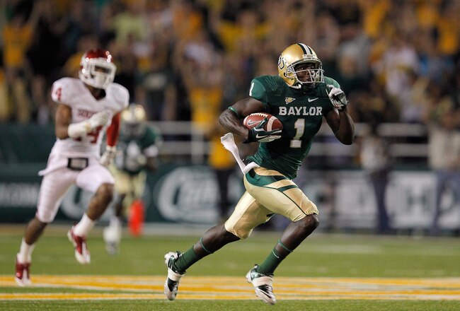 WACO, TX - NOVEMBER 19: Kendall Wright #1 of the Baylor Bears runs during a game against the Oklahoma Sooners at Floyd Casey Stadium on November 19, 2011 in Waco, Texas.  (Photo by Sarah Glenn/Getty Images)
