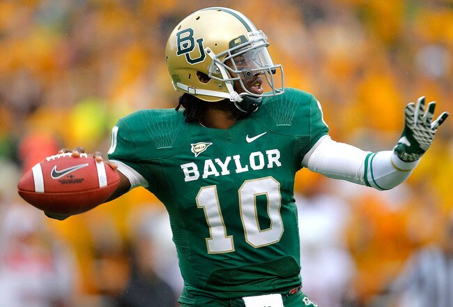 WACO, TX - DECEMBER 03:  Robert Griffin III #10 of the Baylor Bears looks to pass during a game against the Texas Longhorns at Floyd Casey Stadium on December 3, 2011 in Waco, Texas.  (Photo by Sarah Glenn/Getty Images)