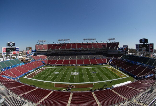 TAMPA, FL - JANUARY 31:  Workers prepare the field a day before Super Bowl XLIII between the Arizona Cardinals and the Pittsburgh Steelers on January 31, 2009 at Raymond James Stadium in Tampa, Florida.  (Photo by Michael Heiman/Getty Images)