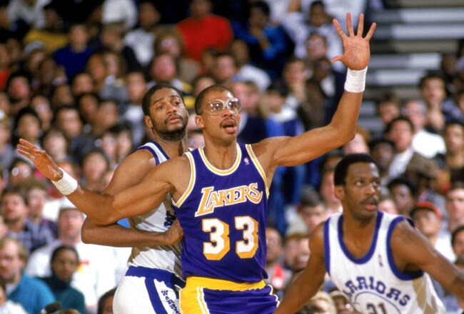 OAKLAND, CA - 1988:  Kareem Abdul-Jabbar #33 of the Los Angeles Lakers calls for the ball during an NBA game agains the Golden State Warriors at Oakland Coliseum in Oakland, California in 1988. (Photo by Otto Greule Jr/Getty Images)