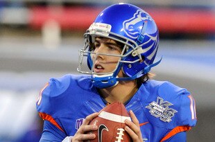 LAS VEGAS, NV - DECEMBER 22:  Quarterback Kellen Moore #11 of the Boise State Broncos warms up before playing the Arizona State Sun Devils in the MAACO Bowl Las Vegas at Sam Boyd Stadium December 22, 2011 in Las Vegas, Nevada. Boise State won 56-24.  (Photo by Ethan Miller/Getty Images)