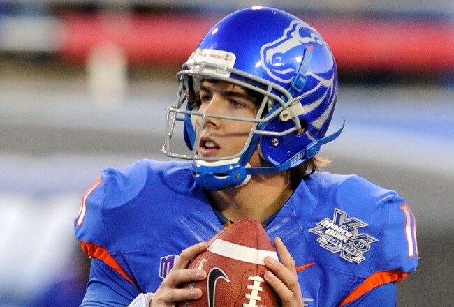 LAS VEGAS, NV - DECEMBER 22:  Quarterback Kellen Moore #11 of the Boise State Broncos warms up before playing the Arizona State Sun Devils in the MAACO Bowl Las Vegas at Sam Boyd Stadium December 22, 2011 in Las Vegas, Nevada. Boise State won 56-24.  (Photo by Ethan Miller/Getty Images)