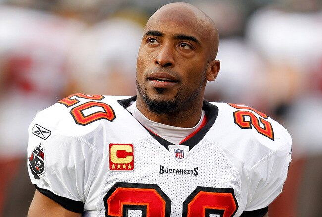 CHARLOTTE, NC - DECEMBER 24:   Ronde Barber #20 of the Tampa Bay Buccaneers walks off the field dejected during their game against the Carolina Panthers at Bank of America Stadium on December 24, 2011 in Charlotte, North Carolina.  (Photo by Streeter Lecka/Getty Images)