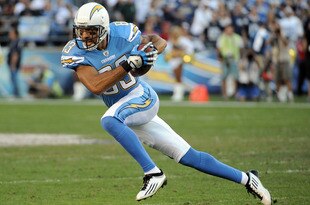 SAN DIEGO, CA - NOVEMBER 27:   Vincent Jackson #83 of the San Diego Chargers turns up field after his catch against the Denver Broncos at Qualcomm Stadium on November 27, 2011 in San Diego, California. The Broncos went on to win 16-13.   (Photo by Harry How/Getty Images)