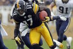 PITTSBURGH, PA - DECEMBER 24:  Mike Wallace #17 of the Pittsburgh Steelers runs after the catch against the St. Louis Rams during the game on December 24, 2011 at Heinz Field in Pittsburgh, Pennsylvania.  The Steelers won 27-0.  (Photo by Justin K. Aller/Getty Images)