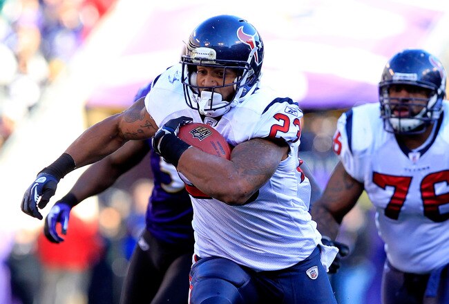 BALTIMORE, MD - JANUARY 15:  Arian Foster #23 of the Houston Texans runs the ball against the Baltimore Ravens during the second quarter of the AFC Divisional playoff game at M&T Bank Stadium on January 15, 2012 in Baltimore, Maryland. Baltimore won 20-13 in regulation. (Photo by Chris Trotman/Getty Images)