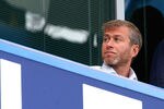 LONDON, ENGLAND - AUGUST 29:  Chelsea owner Roman Abramovich ahead of the Barclays Premier League match between Chelsea and Burnley at Stamford Bridge on August 29, 2009 in London, England.  (Photo by Phil Cole/Getty Images)