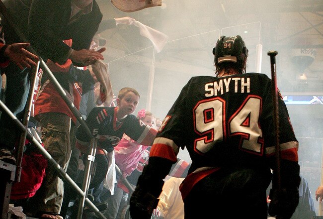 UNIONDALE, NY - APRIL 18:  Ryan Smyth #94 of the New York Islanders takes the ice prior to the start of Game 4 of the 2007 Eastern Conference Quarterfinals against the Buffalo Sabres on April 18, 2007 at Nassau Coliseum in Uniondale, New York. The Sabres lead the series 2-1.  (Photo by Mike Stobe/Getty Images)