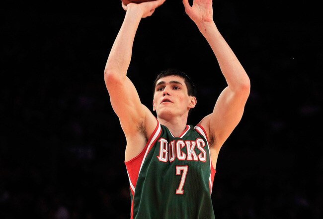 NEW YORK, NY - FEBRUARY 23:  Ersan llyasova #7 of the Milwaukee Bucks shoots the ball against the New York Knicks at Madison Square Garden on February 23, 2011 in New York City. NOTE TO USER: User expressly acknowledges and agrees that, by downloading and/or using this Photograph, User is consenting to the terms and conditions of the Getty Images License Agreement.  (Photo by Chris Trotman/Getty Images)