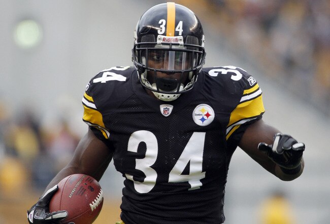 PITTSBURGH, PA - DECEMBER 24:  Rashard Mendenhall #34 of the Pittsburgh Steelers carries the ball against the St. Louis Rams during the game on December 24, 2011 at Heinz Field in Pittsburgh, Pennsylvania.  The Steelers won 27-0.  (Photo by Justin K. Aller/Getty Images)