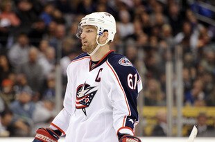 LOS ANGELES, CA - FEBRUARY 01:  Rick Nash #61 of the Columbus Blue Jackets waits for a faceoff during the game against the Los Angeles Kings at Staples Center on February 1, 2012 in Los Angeles, California.  (Photo by Harry How/Getty Images)
