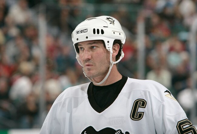 SUNRISE, FL - NOVEMBER 25:  Mario Lemieux #66 of the Pittsburgh Penguins skates against the Florida Panthers during the NHL game at the Bank Atlantic Center on November 25, 2005 in Sunrise, Florida.  The Panthers defeated the Penguins 6-3.  (Photo by Eliot J. Schechter/Getty Images)