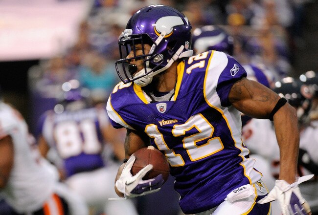 MINNEAPOLIS, MN - JANUARY 1: Percy Harvin #12 of the Minnesota Vikings carries the ball during the game against the Chicago Bears on January 1, 2012 at Mall of America Field at the Hubert H. Humphrey Metrodome in Minneapolis, Minnesota. (Photo by Hannah Foslien/Getty Images)