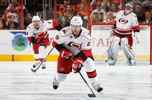 PHILADELPHIA, PA - OCTOBER 29: Tuomo Ruutu #15 of the Carolina Hurricanes in action against the Philadelphia Flyers on October 29, 2011 at Wells Fargo Center in Philadelphia, Pennsylvania. The Flyers defeated the Hurricanes 5-1.  (Photo by Jim McIsaac/Getty Images)