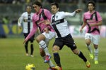 PARMA, ITALY - FEBRUARY 15:  Sergio Floccari (R) of Parma competes with Alessandro Matri of Juventus during the Serie A match between Parma FC and Juventus FC at Stadio Ennio Tardini on February 15, 2012 in Parma, Italy.  (Photo by Dino Panato/Getty Images)