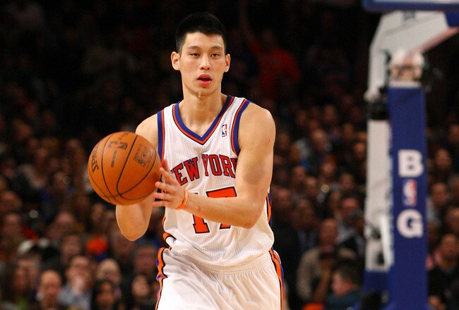 NEW YORK, NY - FEBRUARY 10:  Jeremy Lin #17 of the New York Knicks looks to pass the ball against the Los Angeles Lakers at Madison Square Garden on February 10, 2012 in New York City.  NOTE TO USER: User expressly acknowledges and agrees that, by downloading and or using this photograph, User is consenting to the terms and conditions of the Getty Images License Agreement.  (Photo by Chris Chambers/Getty Images)