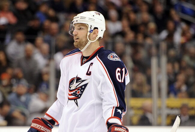 LOS ANGELES, CA - FEBRUARY 01:  Rick Nash #61 of the Columbus Blue Jackets waits for a faceoff during the game against the Los Angeles Kings at Staples Center on February 1, 2012 in Los Angeles, California.  (Photo by Harry How/Getty Images)