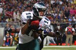 ST. LOUIS - SEPTEMBER 11: DeSean Jackson #10 of the Philadelphia Eagles catches a touchdown pass against the St. Louis Rams at the Edward Jones Dome on September 11, 2011 in St. Louis, Missouri. The Eagles beat the Rams 31-13. (Photo by Dilip Vishwanat/Getty Images)