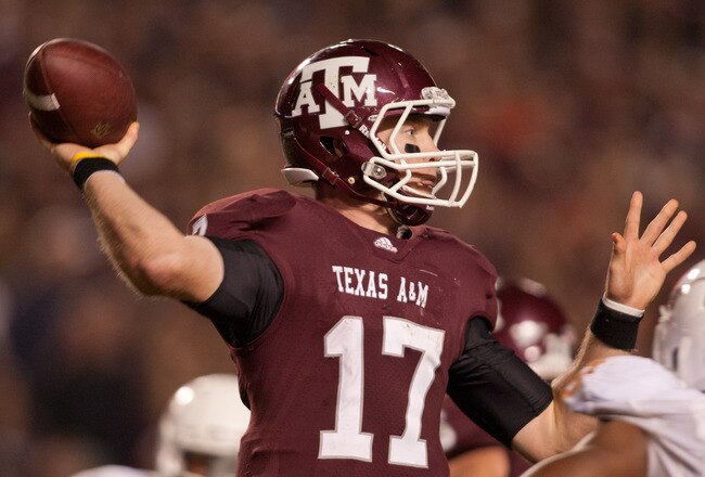 COLLEGE STATION, TX - NOVEMBER 24:  Ryan Tannehill #17 of the Texas A&M Aggies throws a pass against the Texas Longhorns in the second half of a game at Kyle Field on November 24, 2011 in College Station, Texas. (Photo by Darren Carroll/Getty Images)