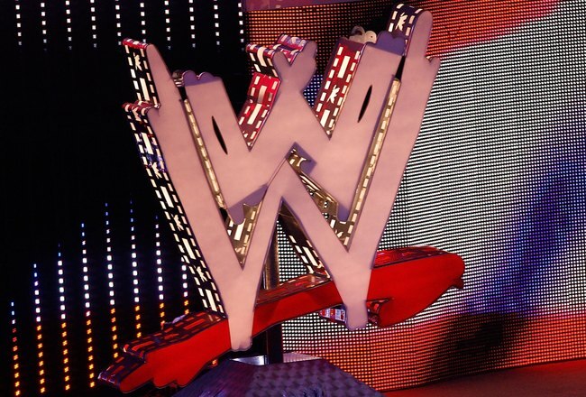 UNCASVILLE, CT - AUGUST 3:  Actor Jeremy Piven guest hosts WWE's 'Monday Night Raw' at Mohegan Sun on August 3, 2009 in Uncasville, Connecticut.  (Photo by Jim Rogash/Getty Images)