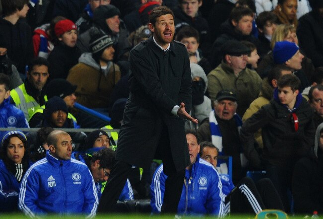 LONDON, ENGLAND - FEBRUARY 05:  Andre Villas-Boas manager of Chelsea shouts from the bench during the Barclays Premier League match between Chelsea and Manchester United at Stamford Bridge on February 5, 2012 in London, England.  (Photo by Mike Hewitt/Getty Images)