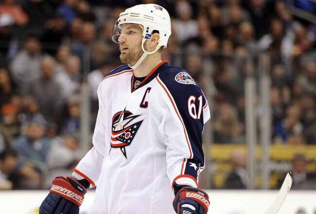LOS ANGELES, CA - FEBRUARY 01:  Rick Nash #61 of the Columbus Blue Jackets waits for a faceoff during the game against the Los Angeles Kings at Staples Center on February 1, 2012 in Los Angeles, California.  (Photo by Harry How/Getty Images)