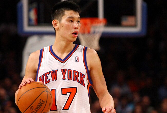 NEW YORK, NY - FEBRUARY 10:  Jeremy Lin #17 of the New York Knicks brings the ball up court against the Los Angeles Lakers at Madison Square Garden on February 10, 2012 in New York City.  NOTE TO USER: User expressly acknowledges and agrees that, by downloading and or using this photograph, User is consenting to the terms and conditions of the Getty Images License Agreement.  (Photo by Chris Chambers/Getty Images)
