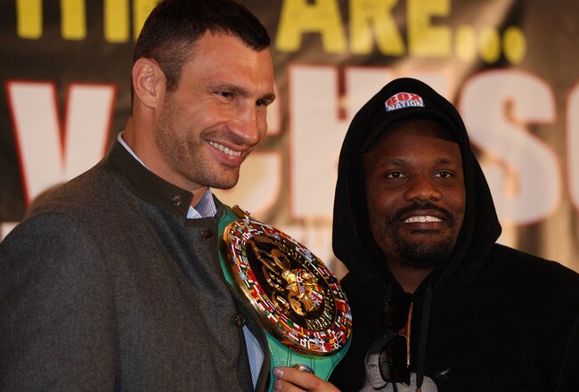 LONDON, ENGLAND - JANUARY 09:  (L-R) Vitali Klitschko of the Ukraine and Dereck Chisora of England during a press conference at The Landmark Hotel on January 9, 2012 in London, England.  (Photo by Andrew Redington/Getty Images)
